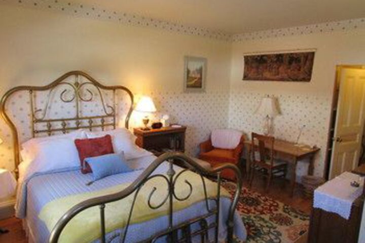 Pillow and Pantry B & B