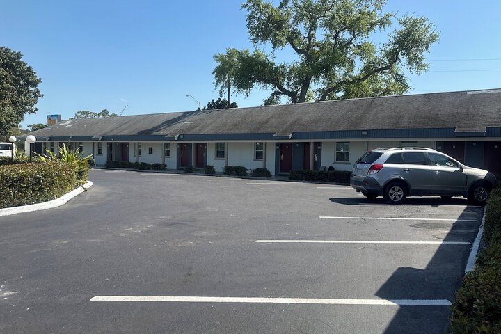 Tropical Palm Motel