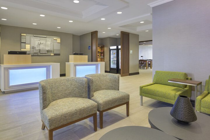 Holiday Inn Express & Suites North Bay by IHG