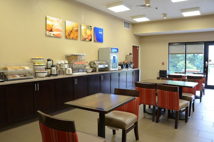 Comfort Inn & Suites Cave City