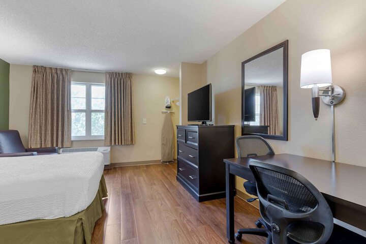 Room 17 of 25