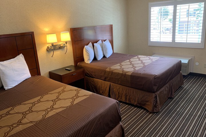 Room 15 of 37