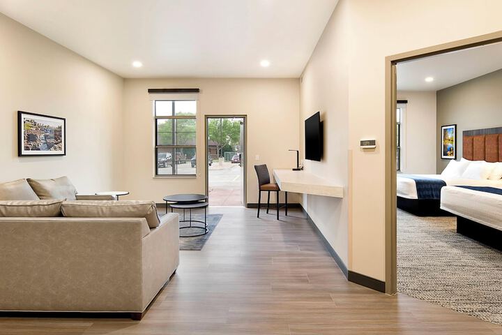 Clubhouse Hotel Suites Sioux Falls
