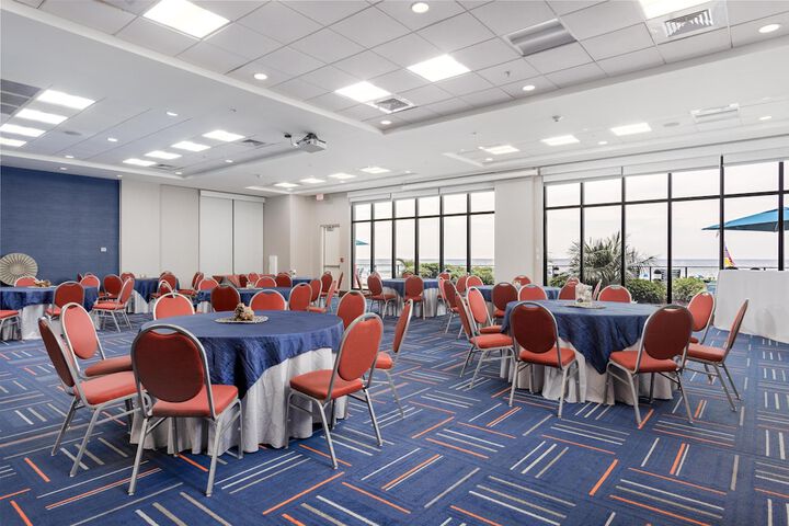 Hampton Inn & Suites Orange Beach / Gulf Front