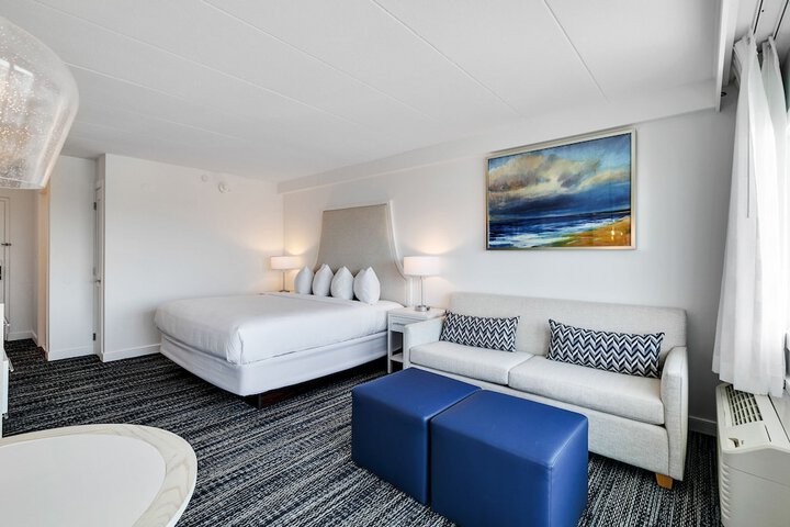 Room 32 of 62