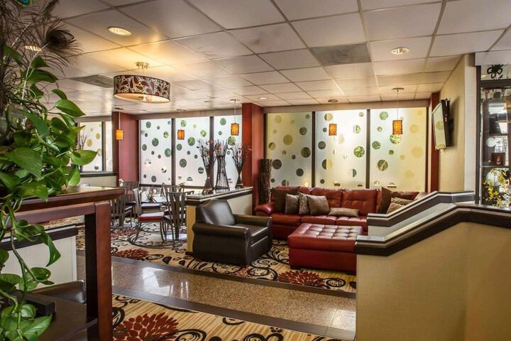 Hotel Interior 4 of 22