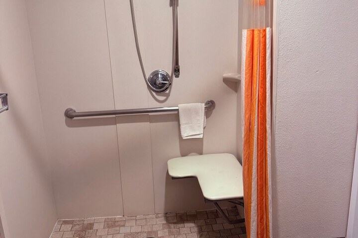 Mountain Valley Inn & Suites
