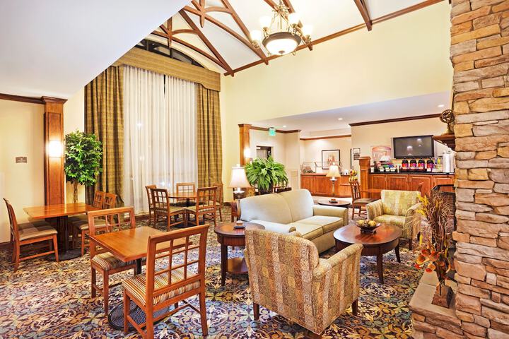 Staybridge Suites Oak Ridge by IHG