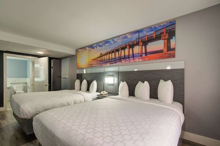 Room 27 of 73