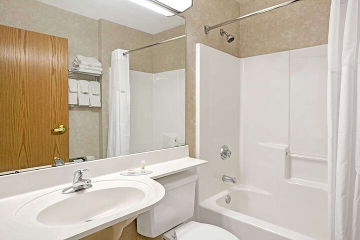 Room 5 of 14