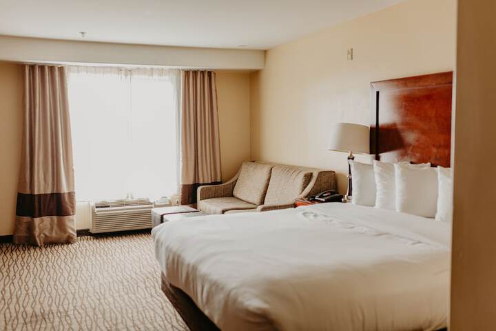 Comfort Inn Pomona near Fairplex