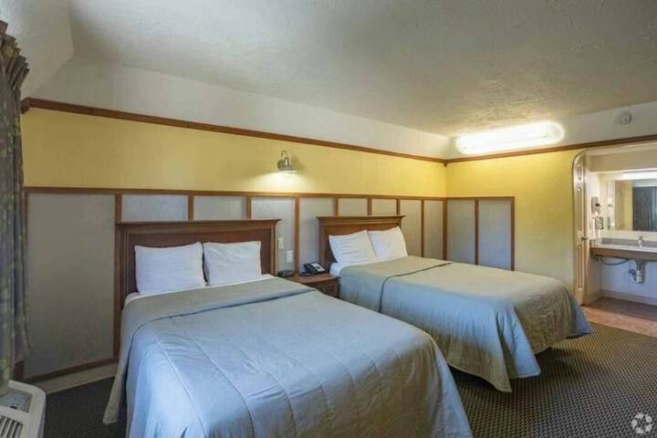 Room 7 of 11