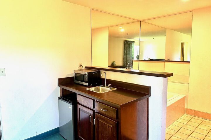 Room 6 of 22