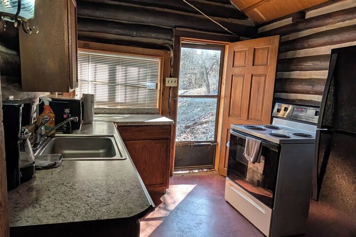 Cedarvale Cabins at Turner Falls