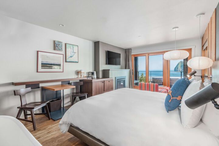 Headlands Coastal Lodge & Spa