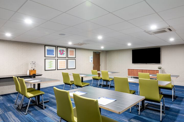Holiday Inn Express & Suites Santa Ana - Orange County by IHG