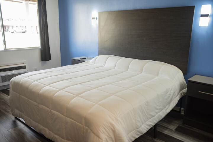 Room 13 of 20