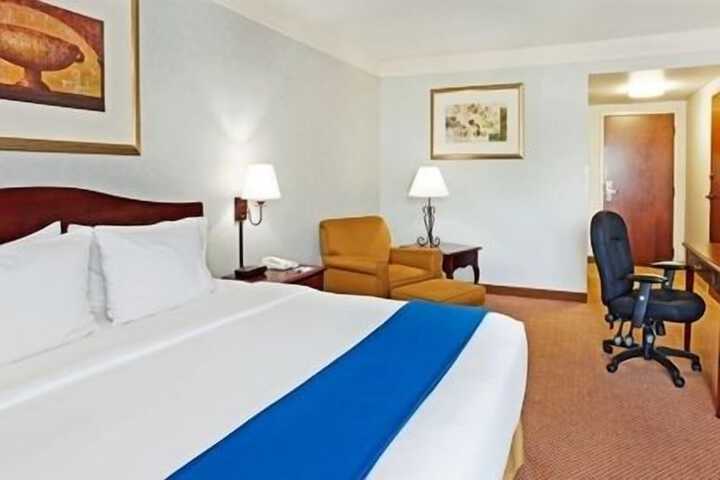 Mountain Inn & Suites