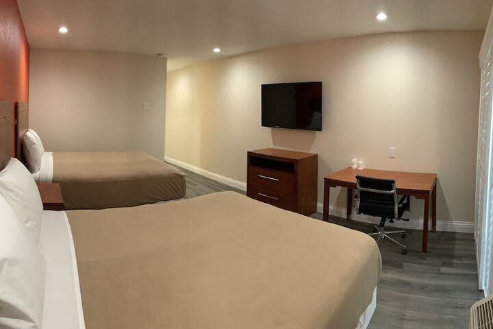 Room 15 of 32