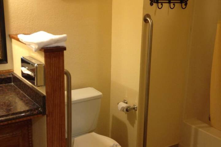 Room 15 of 38