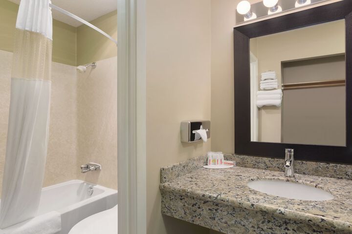 Days Inn by Wyndham Nanaimo