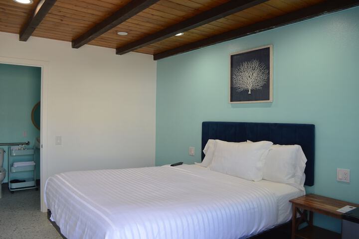 Room 15 of 42