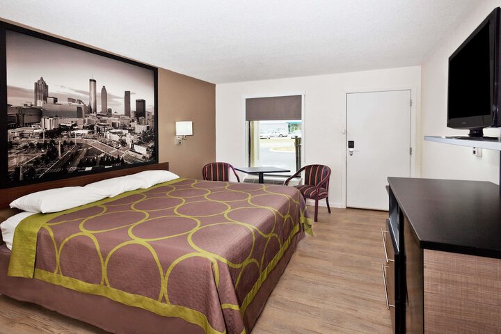 Room 8 of 15