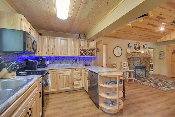 Pet Friendly - Rice Lake Home w / Private Dock!