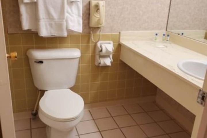 Room 32 of 56
