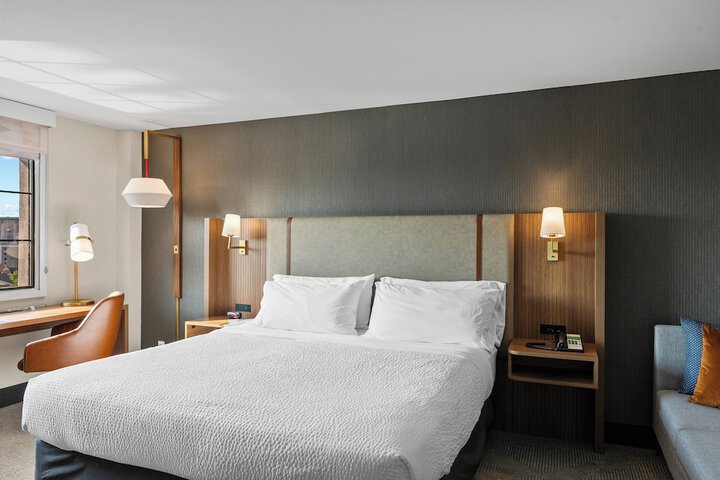 Holiday Inn Niagara Falls State Park Entry by IHG