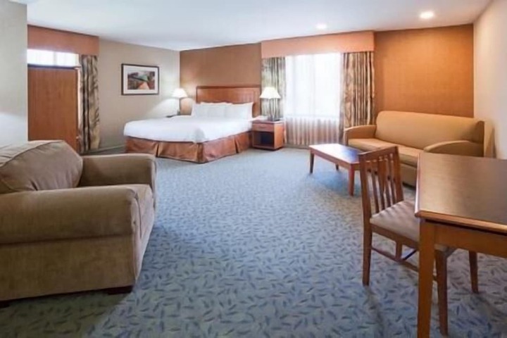 Room 10 of 15