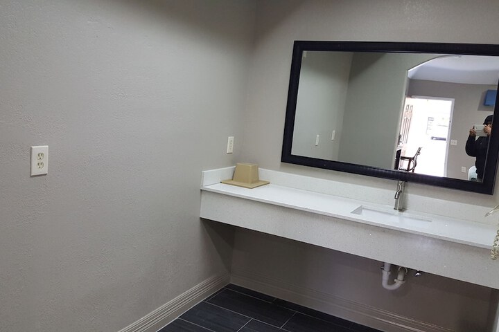 Room 27 of 53