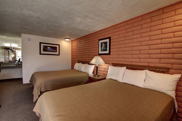 Room 27 of 37