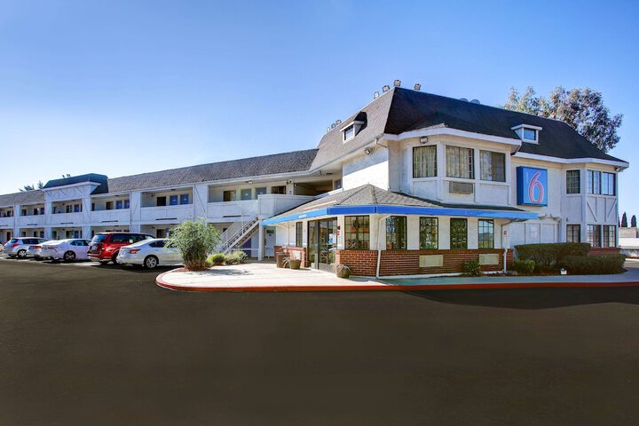 Hotel 2 of 39