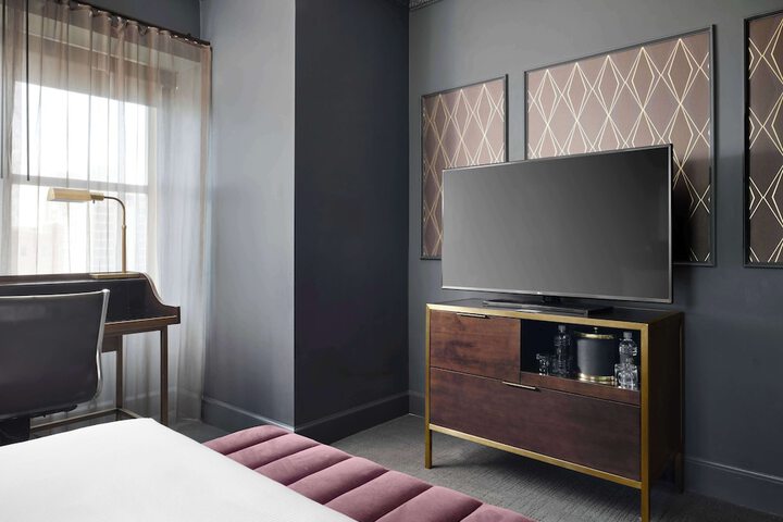 Hotel Phillips Kansas City Curio Collection by Hilton