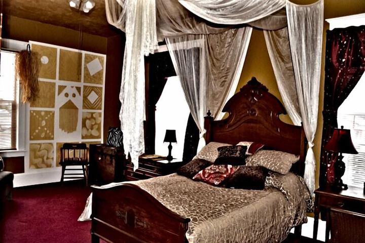 Room 33 of 45