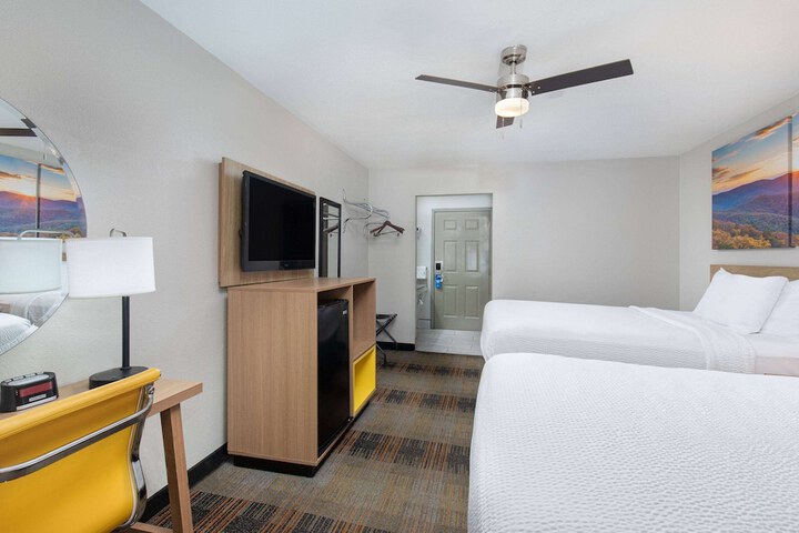 Room 54 of 62