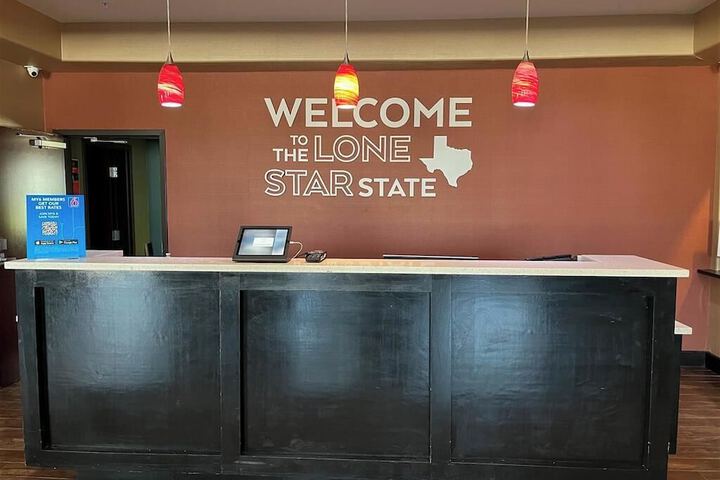Quality Inn & Suites Pearsall