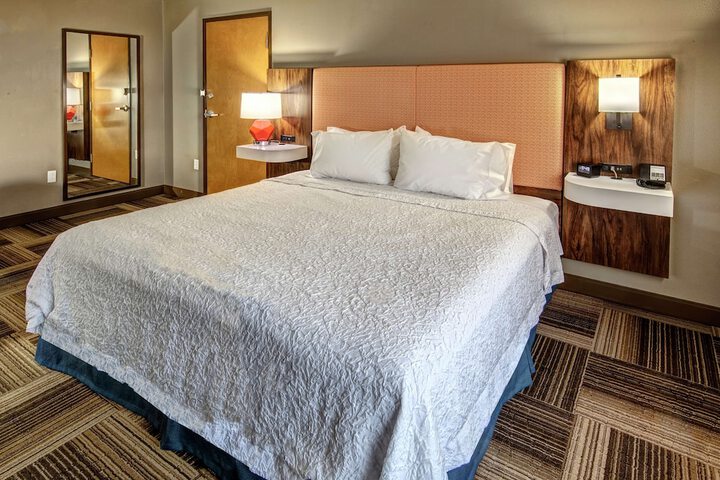 Room 21 of 33