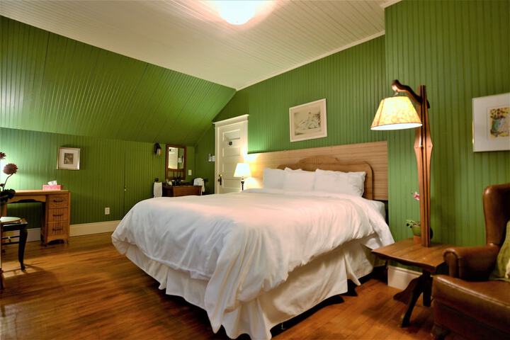 Room 52 of 130
