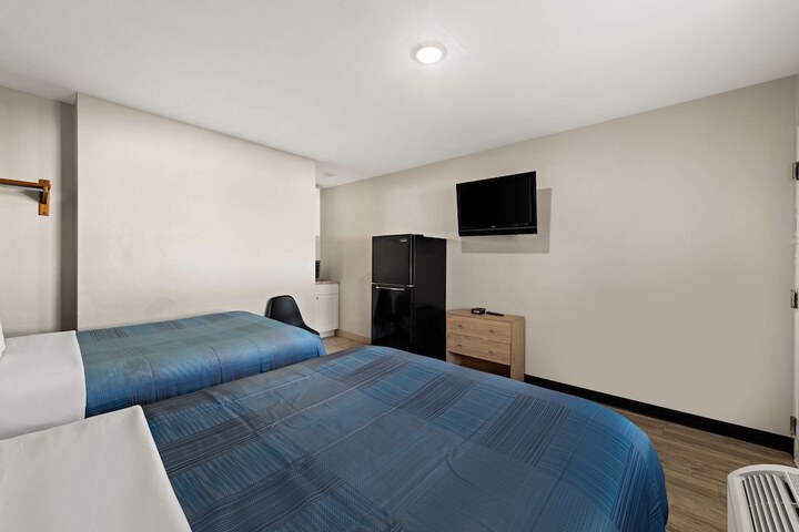 Room 16 of 36