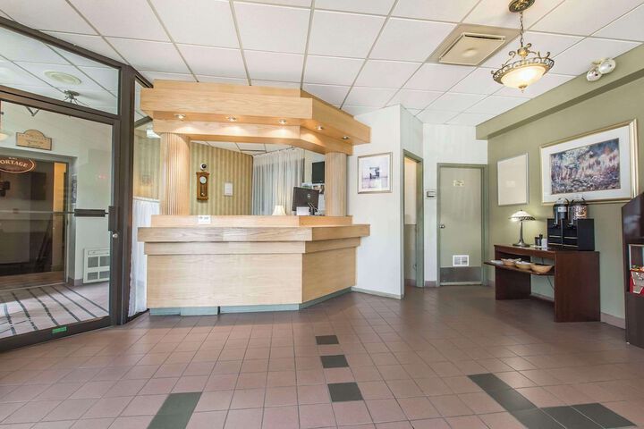 Quality Hotel & Suites