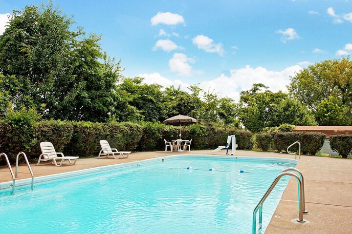 Pool 7 of 44