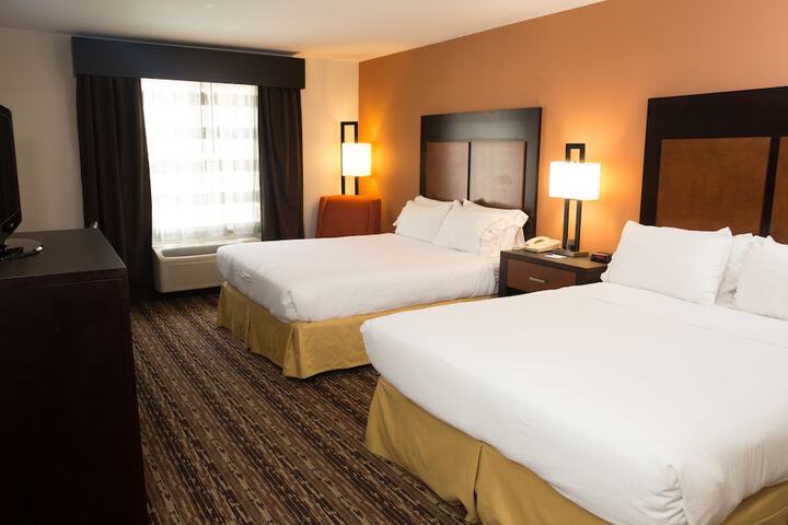 Room 15 of 36