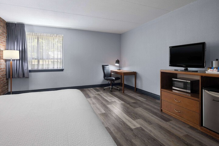 Room 19 of 53