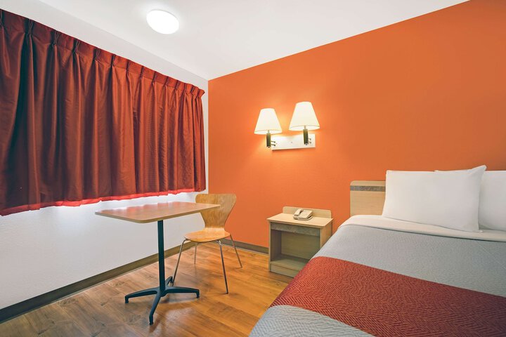 Room 14 of 20