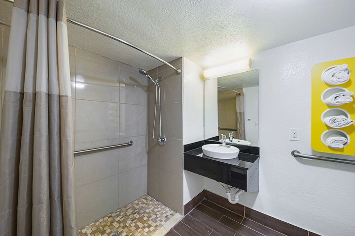 Motel 6 Grand Prairie TX - Interstate 30