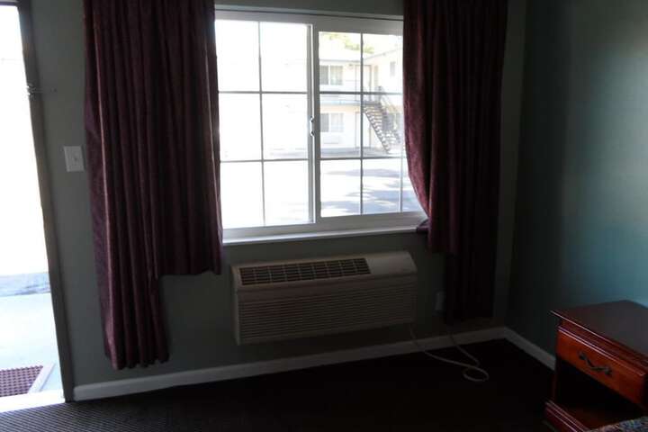 Room 17 of 25