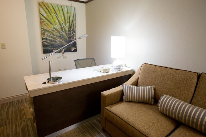 Room 27 of 48