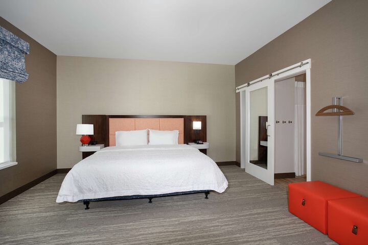 Room 16 of 42